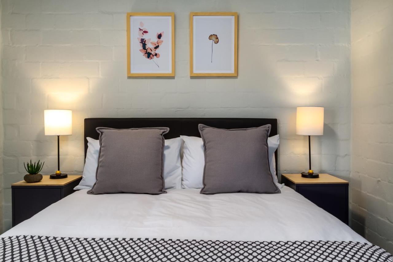 Wink Aparthotel Eaton Square Cape Town Exterior photo