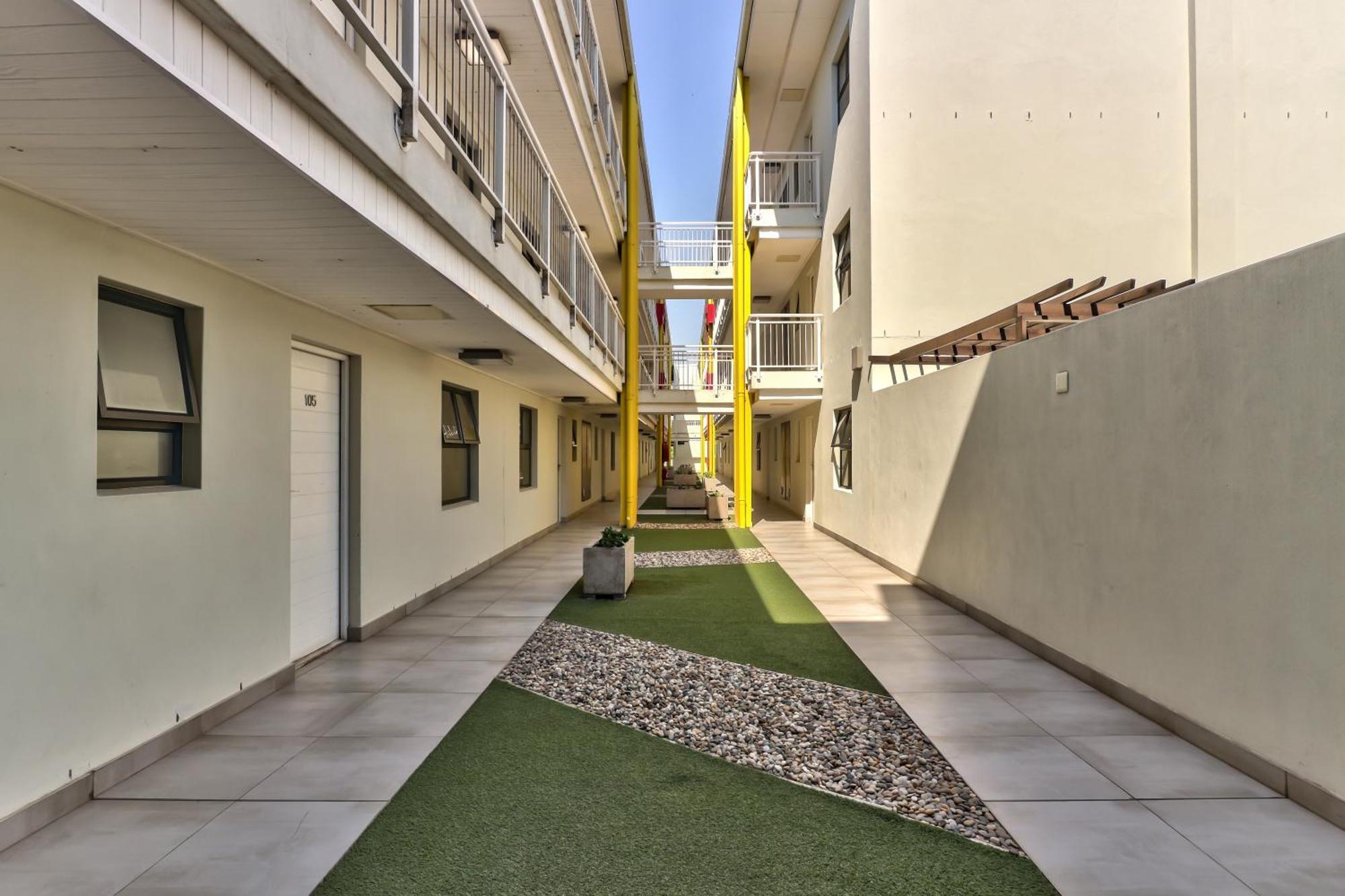 Wink Aparthotel Eaton Square Cape Town Exterior photo
