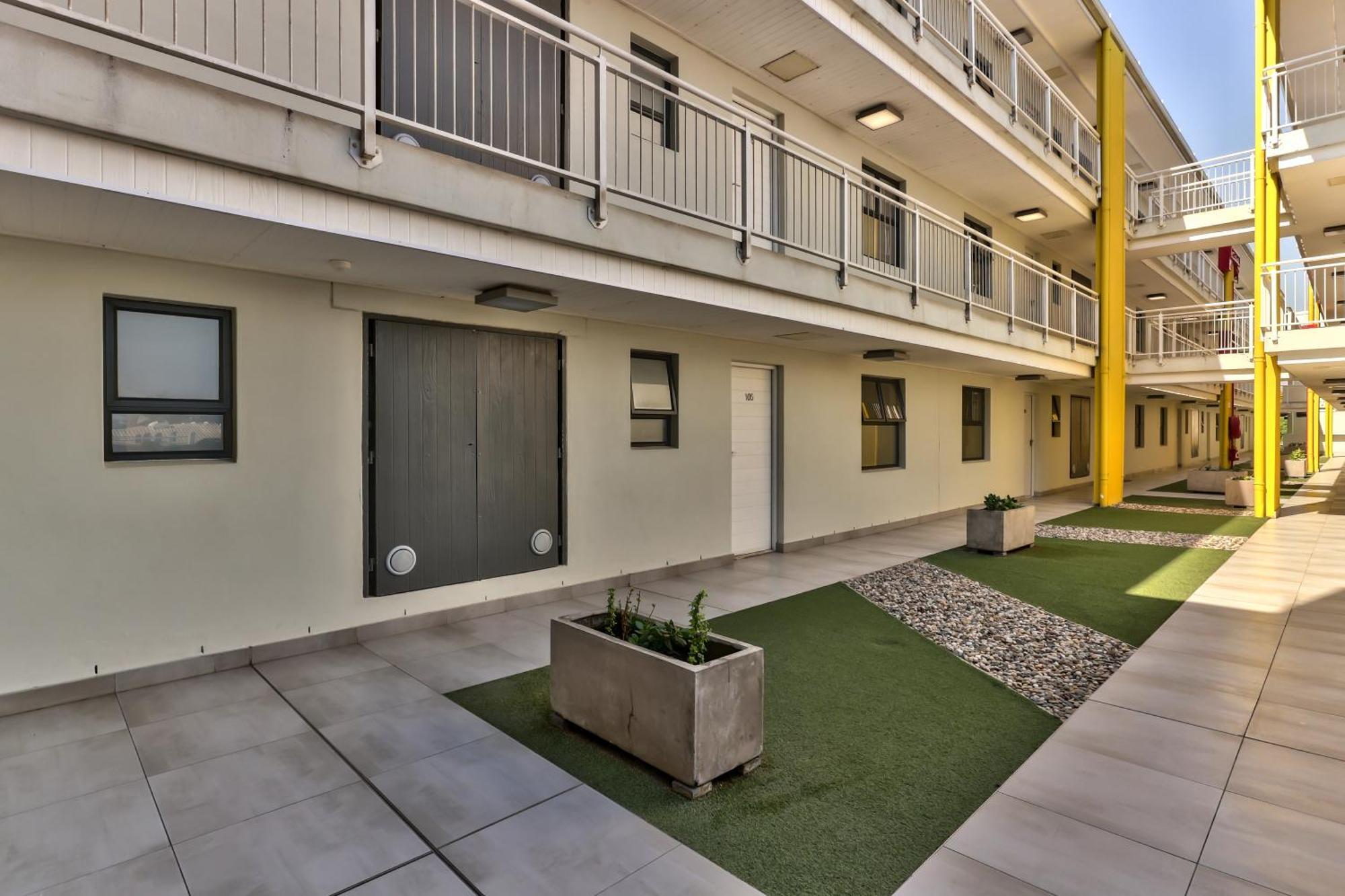 Wink Aparthotel Eaton Square Cape Town Exterior photo